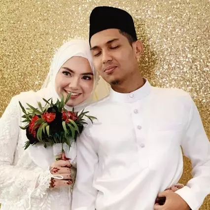 Pacaran 4 tahun dengan orang lain, selebgram ini nikah dengan sahabat