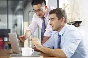 5 Keuntungan yang bisa didapatkan ketika kuliah sambil bekerja