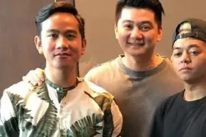 Bikin kuis, Gibran Rakabuming siap bagi hadiah sneakers Yeezy