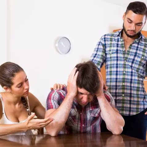 4 Kelakuan nyimpang pasutri, gadai istri hingga pamer hubungan intim