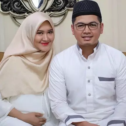 Tommy Kurniawan dikaruniai anak ketiga, ini potret lucu bayinya