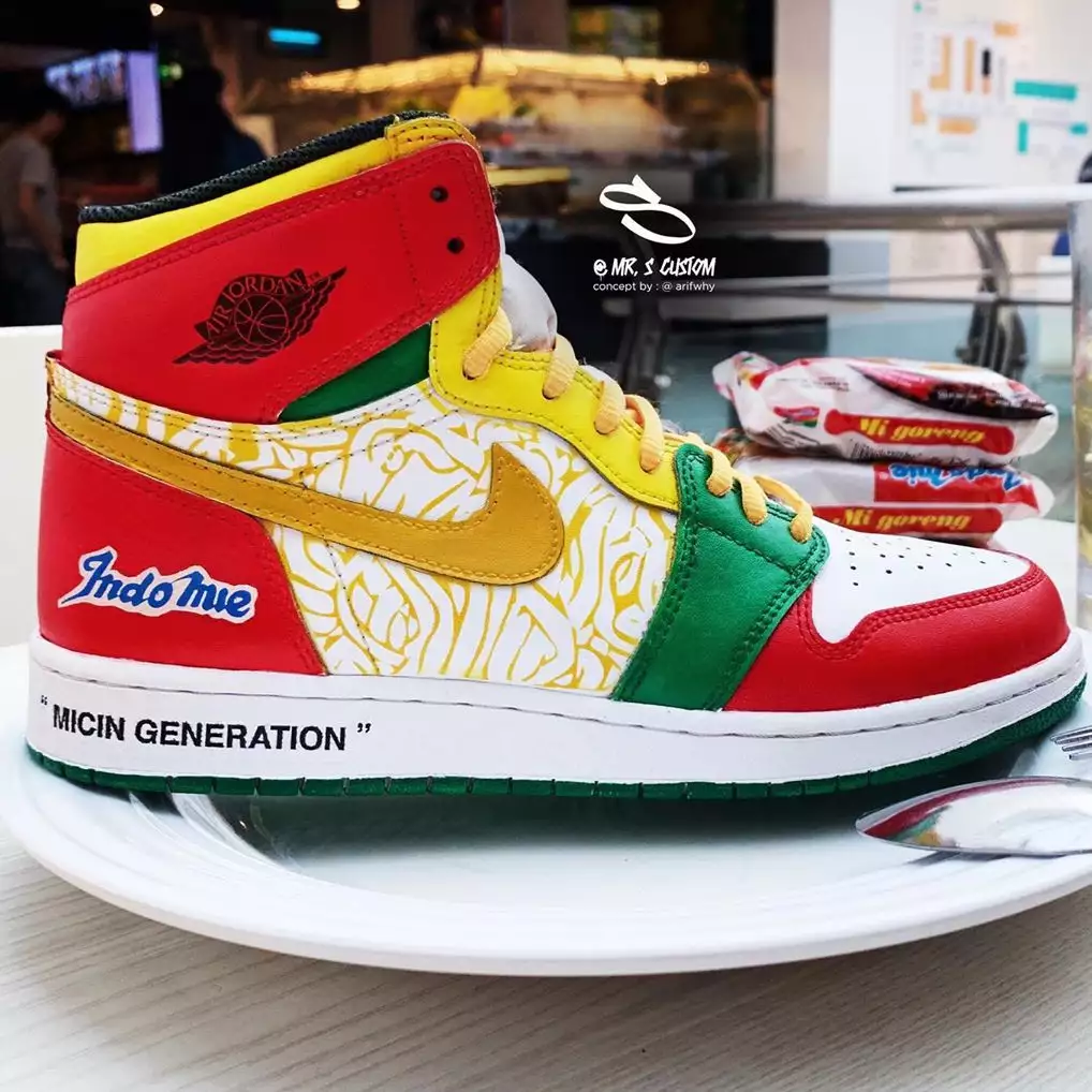 Kolaborasi dengan Indomie, begini tampilan sepatu Nike Air Jordan 1