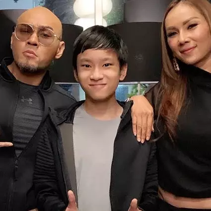 Agama anak disinggung, ini respons mantan istri Deddy Corbuzier