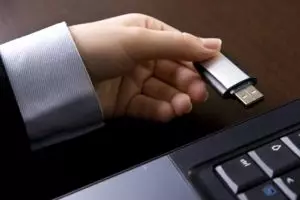 3 Cara mengatasi flashdisk tak terbaca, mudah dipraktikan