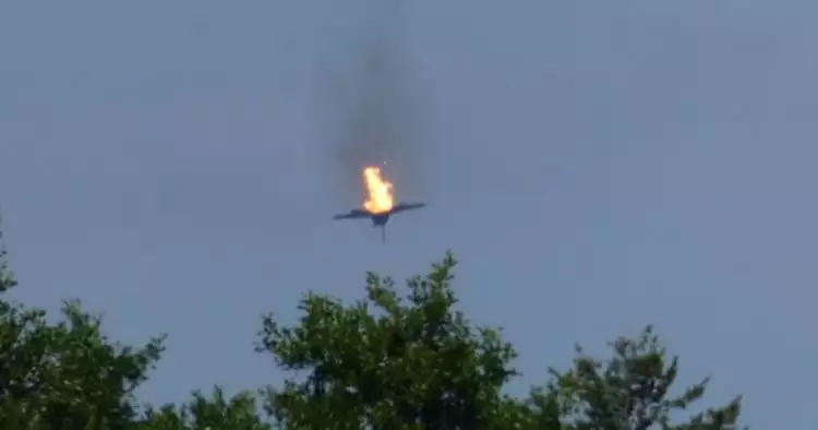 Video detik-detik 2 pesawat tempur Eurofighter tabrakan di udara