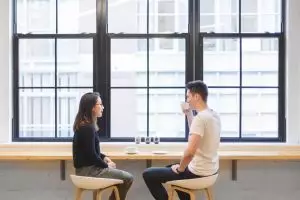 Suka pandangi pria tampan? Ini manfaatnya bagi otak menurut penelitian