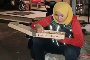 Orderan dicancel tengah malam, aksi driver ojek online ini bikin haru