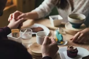 Penelitian ungkap 1 dari 3 wanita mau diajak kencan karena makanan