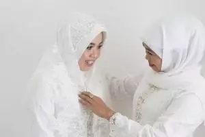 Jelang menikah, ini 10 potret haru pengajian putri Khofifah