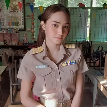 Viral guru TK cantik, identitasnya bikin penasaran