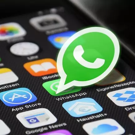 Cara menebalkan huruf di WhatsApp agar pesan di chat lebih jelas