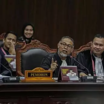 5 Dalil permohonan pihak Prabowo-Sandi yang ditolak MK