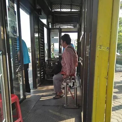 Curhat driver ojek online dapat penumpang tunanetra, bikin haru