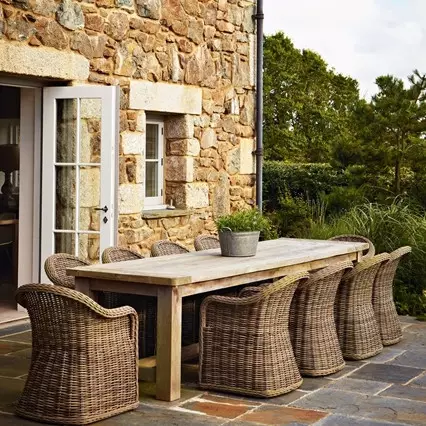 15 Desain ruang makan outdoor ini bikin suasana makin nyaman