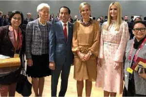 Cuitan lucu Kaesang tanggapi foto Jokowi bareng 5 wanita