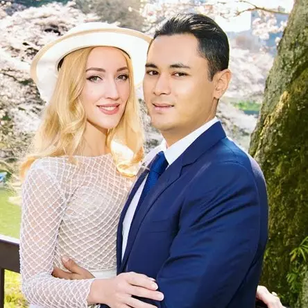 Pamer perut buncit, istri Pandji Trihatmodjo umumkan kehamilan pertama