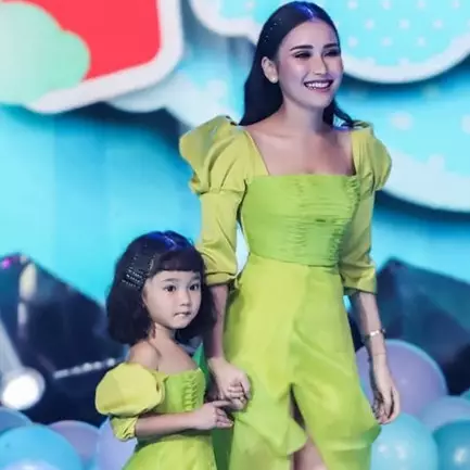 Gaya rambut Bilqis anak Ayu Ting Ting ini jadi sorotan warganet
