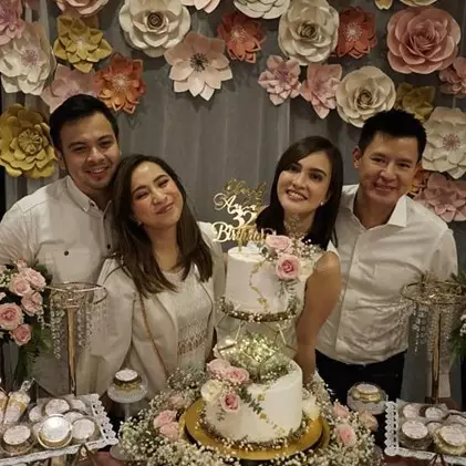 9 Momen seru pesta ultah Shandy Aulia ke-32, hamil jadi kado terindah
