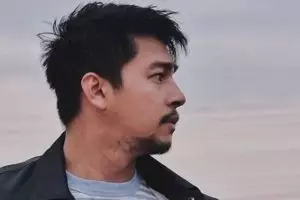 Cerita Deva Mahenra berperan sebagai ustaz di film 99 Nama Cinta