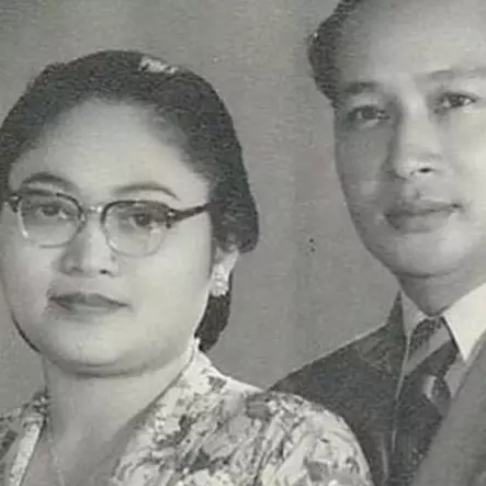 11 Potret lawas Tien Soeharto semasa hidup, anggun berkebaya