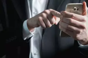 Bakalan diblokir pemerintah, ini 3 ciri-ciri handphone black market