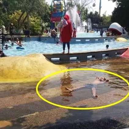 11 Tingkah lucu orang saat liburan ini mengundang senyum