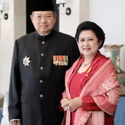 Potret lawas masa muda 7 ibu negara, bukti pesonanya tak luntur