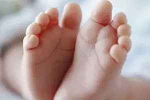 Pesan taksi online, viral wanita ini lahirkan anak dalam mobil 