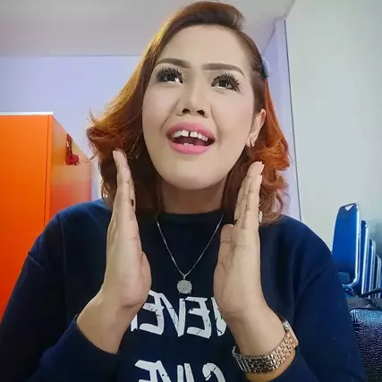 Gagal rumah tangga 4 kali, Elly Sugigi 'bongkar aib' dengan mantan