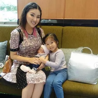 Produksi air susu ibu melimpah, 5 seleb ini memilih donorkan ASI