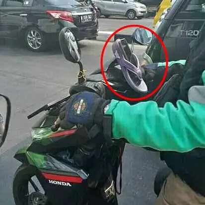 11 Potret akal-akalan driver ojek online pas lagi kepepet, kocak!