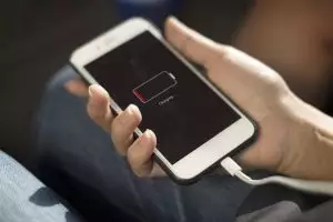 5 Tips agar baterai smartphone tak boros dan bergantung powerbank