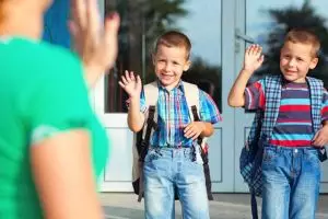 Hari pertama sekolah, ini 7 cara mengatasi anak yang rewel