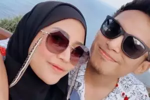 Unggah foto ciuman bareng suami, postingan Rachel Vennya jadi sorotan