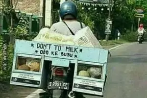 9 Spanduk jualan sayur ini bikin auto tepuk jidat