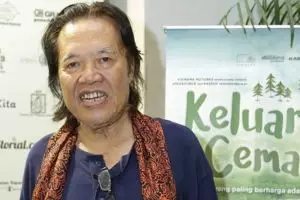 Malam terakhir di rumah Arswendo Atmowiloto yang menggetarkan hati