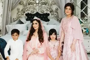 7 Pesona Nayla, adik Tania Nadira yang cantiknya curi perhatian