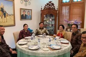 7 Momen pertemuan Megawati dan Prabowo, kompak pakai batik