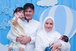 8 Momen aqiqah anak kedua Puadin Redi dan Ryana Dea, penuh kebahagiaan