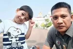 Ikut Jokowi dalam family gathering, polah Jan Ethes bikin gemas