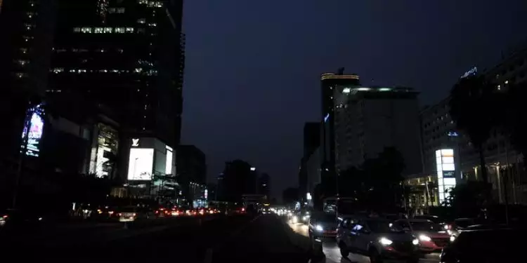 4 Kisah tragis dampak mati lampu di Jakarta, kebakaran hingga ngungsi