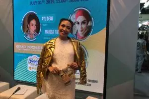 Tetap cantik selama hamil, begini tips fashion Ayu Dewi