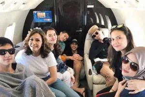 10 Momen Aaliyah bareng keluarga Maia Estianty, bak anak kandung