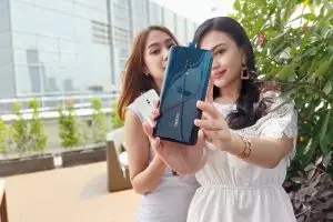 8 Fakta smartphone keren yang cocok buat anak muda kreatif