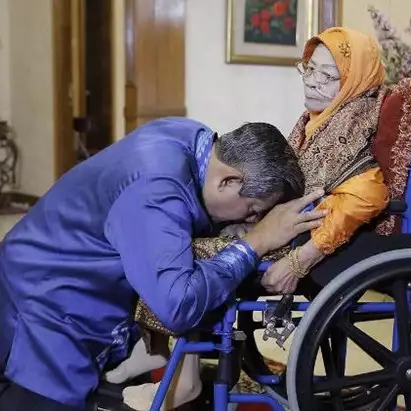 Ibunda SBY diopname, SBY minta doa kesembuhan