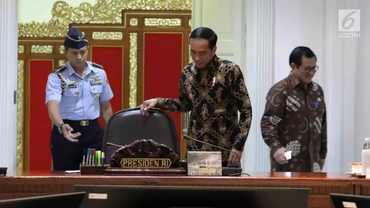 Jokowi bocorkan susunan kabinetnya, ada menteri di bawah 30 tahun