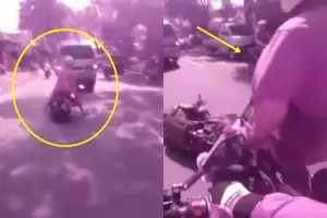 Saling tabrakan, yang dilakukan dua pemotor ini tuai pujian