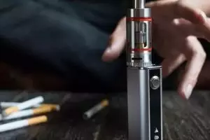 Empat remaja dirawat di rumah sakit, infeksi akibat konsumsi vape