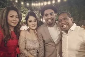 Momen pernikahan Glenn Fredly & Mutia Ayu, sakral & digelar tertutup