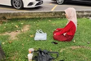 Kisah driver taksi online tunggui penumpang salat ini bikin takjub